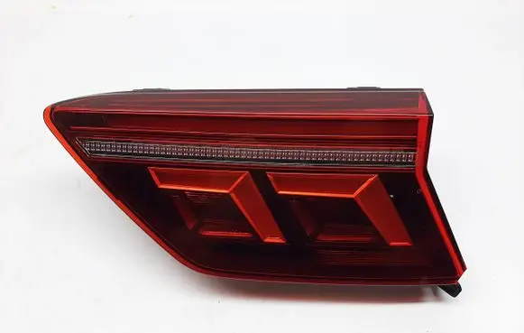 Volkswagen Tiguan Rear/tail lights 5NA945308K