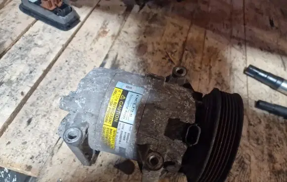 Renault Megane II Air conditioning (A/C) compressor (pump)