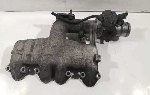 Volkswagen Golf IV Intake manifold 038129713J 038129637