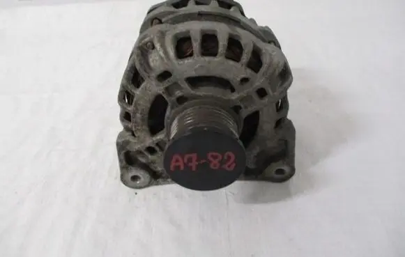 Renault Clio IV Generator/alternator 23100-8593R