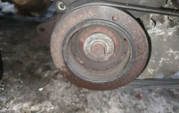 Renault Megane I Crankshaft pulley