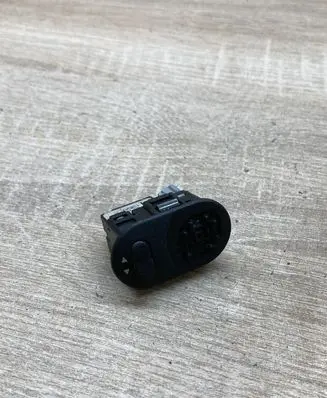 Opel Corsa C Wing mirror switch 09226861