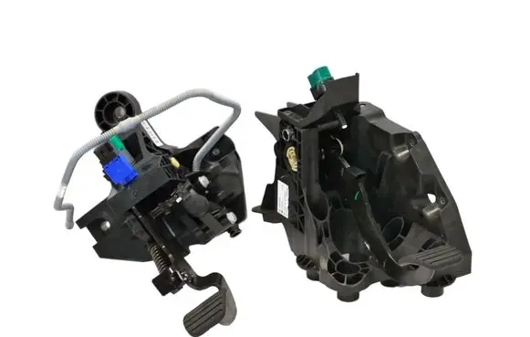 Opel Vivaro Pedal assembly 465016415R