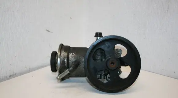 Toyota Avensis T250 Power steering pump