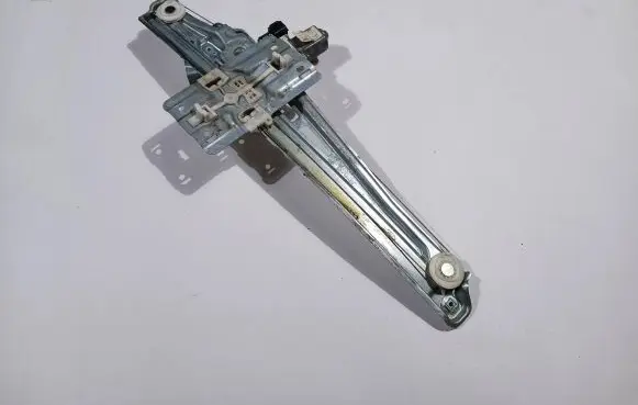 Ford Explorer Front door window regulator with motor