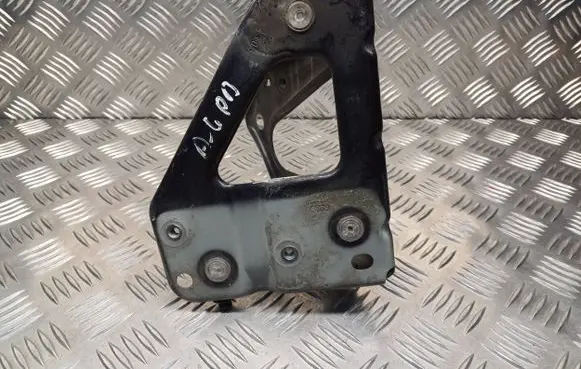 Audi A6 S6 C6 4F Fender mounting bracket 4F0821136A