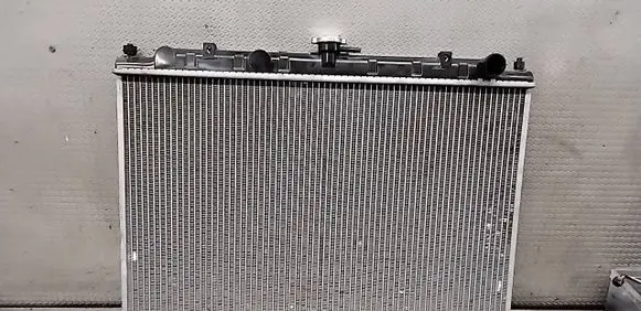 Nissan X-Trail T30 Coolant radiator 
