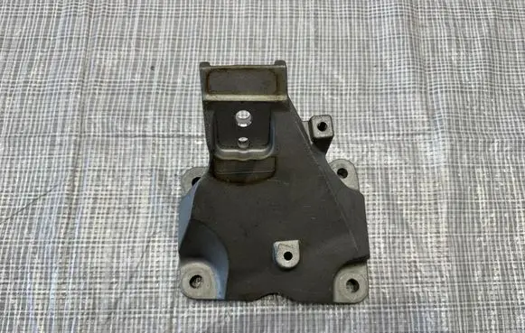 Jaguar F-Pace Engine mounting bracket HK836061AA