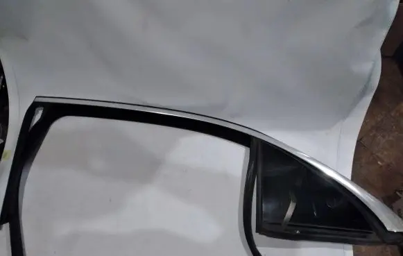 Mercedes-Benz E W238 Rear vent window glass 43R00128