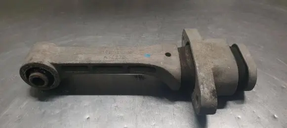 KIA Sportage Engine mount bracket 2195025100