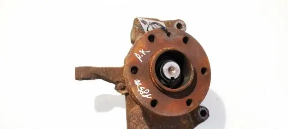 Iveco Daily 30.8 - 9 Front wheel hub