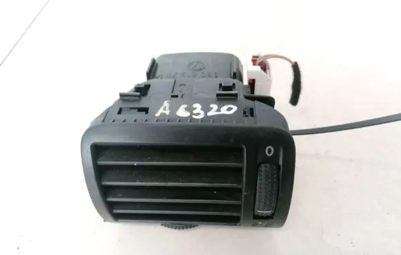 Volkswagen PASSAT B5 Dash center air vent grill 3B0819703A