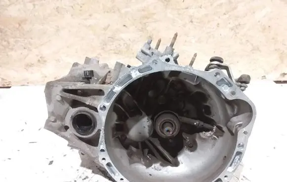Manual 5 speed gearbox