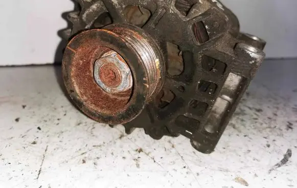 Volkswagen PASSAT B5.5 Generator/alternator 06B903016A 0986044300 0124325017