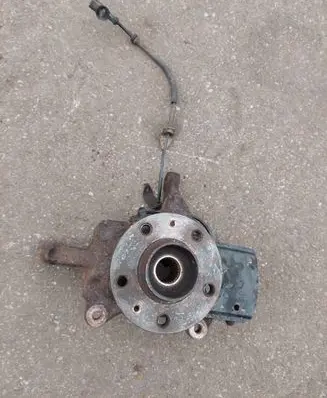 Renault Trafic III (X82) Front wheel hub 8200630533