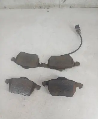 Volkswagen PASSAT B5.5 Brake pads (front) 