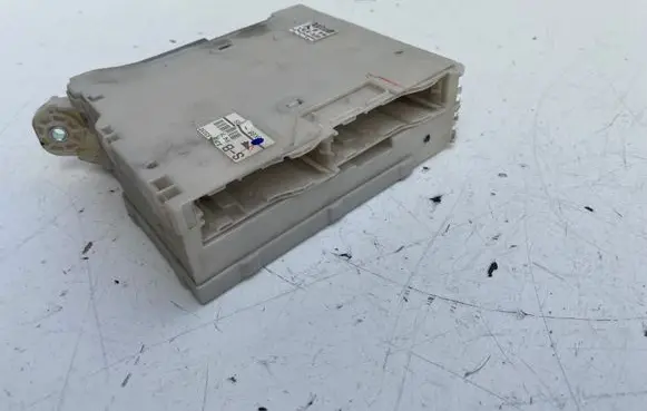 Lexus IS 220D-250-350 Fuse box set 8273053050