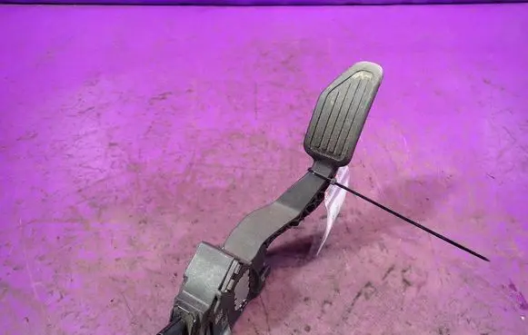 Toyota Yaris Accelerator throttle pedal