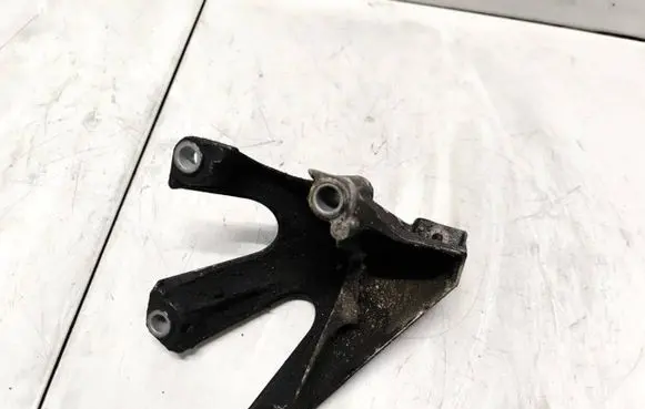 Audi A4 S4 B6 8E 8H Engine mounting bracket 8e0199307f