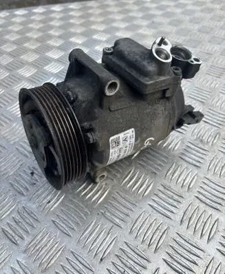 Volkswagen Golf VI Air conditioning (A/C) compressor (pump) 5N0820803A 01140562 03270053343D