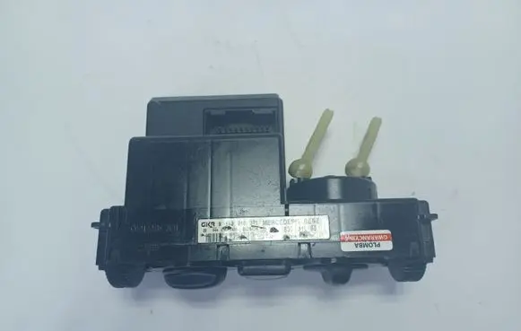 Mercedes-Benz E W210 Climate control unit 2108303185