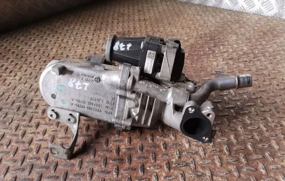 Ford Focus EGR valve FM5Q9D475AA02 FM5Q9D475AA VPEFMH19206A