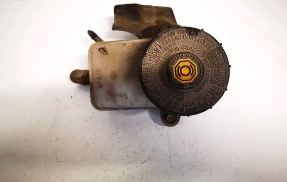 Brake fluid reservoir