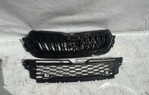 Skoda Kamiq Front bumper upper radiator grill 658853653