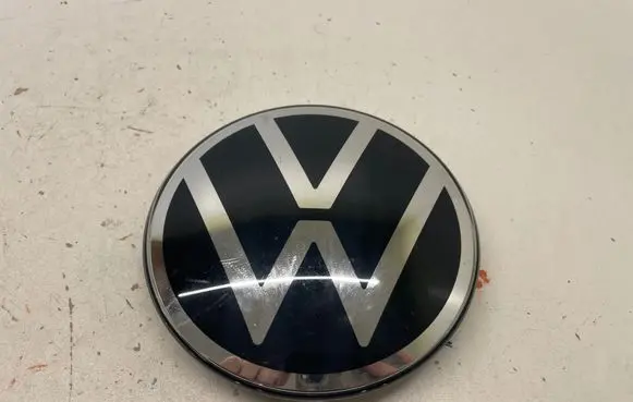 Volkswagen Jetta VII Manufacturer badge logo/emblem 5H0853601P