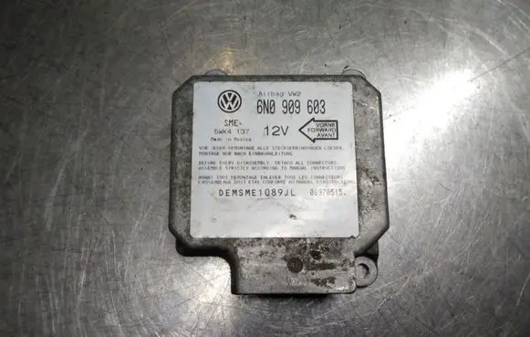 Volkswagen Golf III Airbag control unit/module 6N0909603 5WK4137
