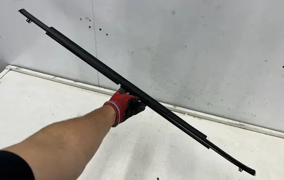 Mazda CX-5 II Rear door windshield rail 