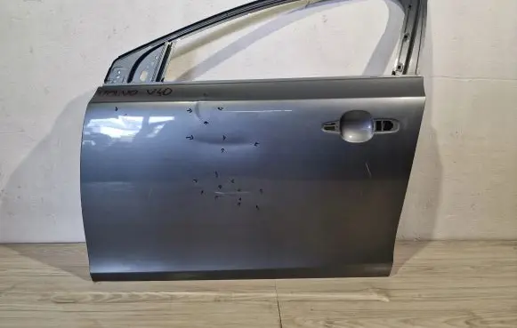 Volvo V40 Front door
