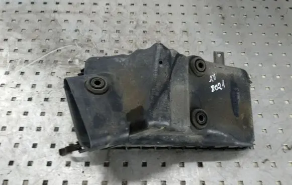 Toyota Avensis T220 Air filter box cover 1770127140