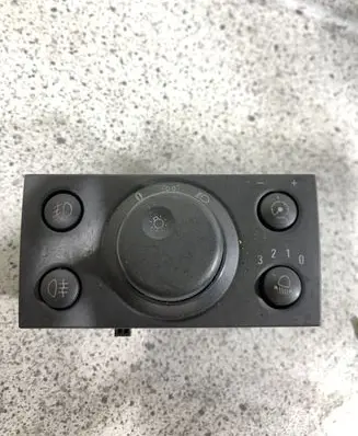 Opel Zafira B Light switch OT091302