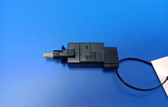 Mercedes-Benz E W211 Brake pedal sensor switch 0015454009