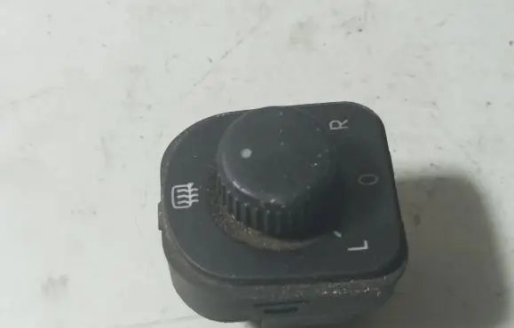 Volkswagen PASSAT B6 Wing mirror switch 1K0959565H