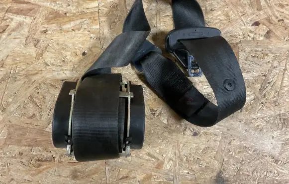 Peugeot 307 Rear seatbelt 0403075
