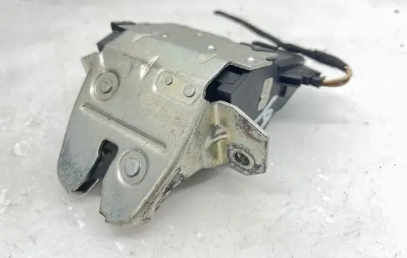 Mercedes-Benz CLC CL203 Tailgate/trunk/boot lock/catch/latch A2037400235
