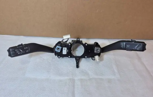 Wiper turn signal indicator stalk/switch