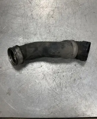 BMW 5 E60 E61 Intercooler hose/pipe 7789048