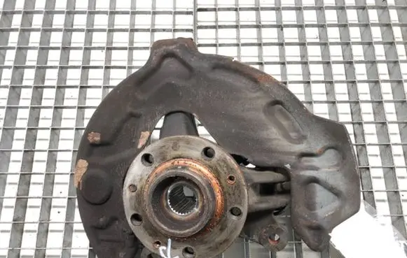 Peugeot 508 Front wheel hub spindle knuckle