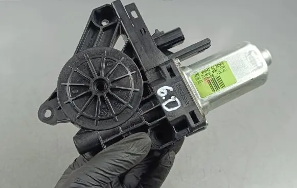 Dodge Durango Rear door window regulator motor 931402103