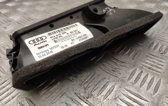 Audi A5 Sportback 8TA Dash center air vent grill 8T2819389