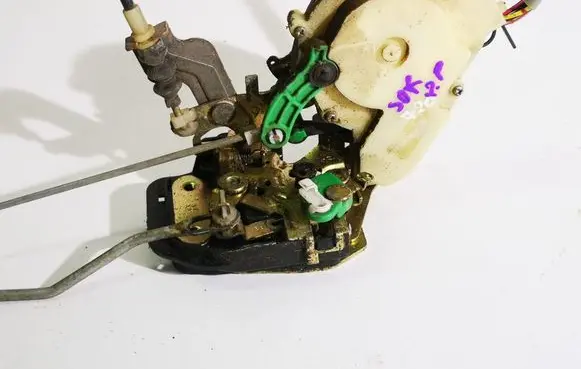 KIA Sorento Front door lock 813203E010 813843E000 957363E020