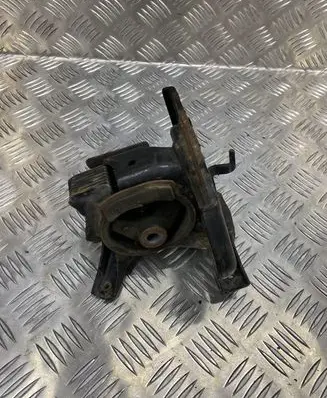 Toyota Verso Engine mount bracket