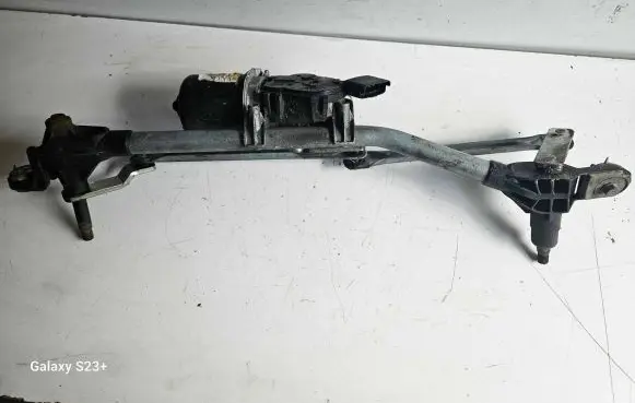 Renault Megane III Front wiper linkage and motor 9259072