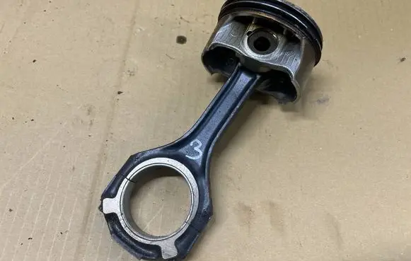 Mercedes-Benz GL X166 Piston with connecting rod