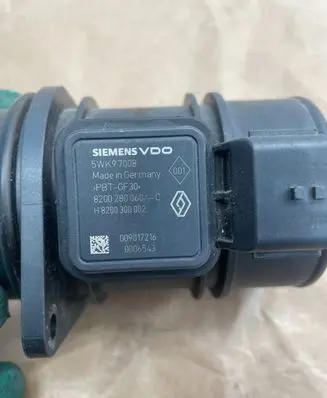 Renault Master II Mass air flow meter 8200300002 8200280060 5WK97008