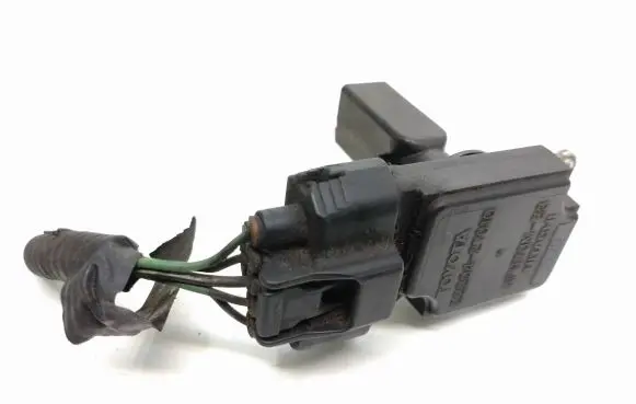 Toyota Avensis T250 Mass air flow meter 2220427010