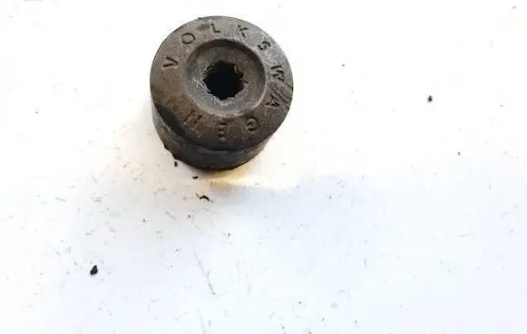 Volkswagen Tiguan Wheel nut cap/cover 1k0601173